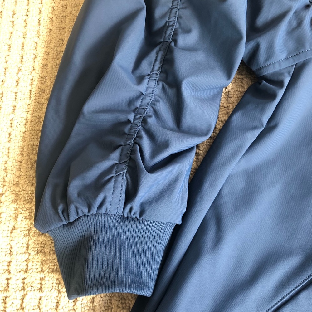 Fabletics Amara Reversible Jacket - Picture 7 of 10